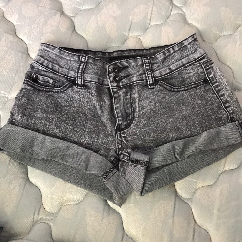 Grey shorts